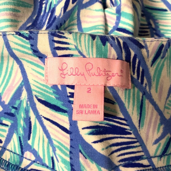Lily Pulitzer Shorts with Pockets Size 2 - Picture 2 of 4